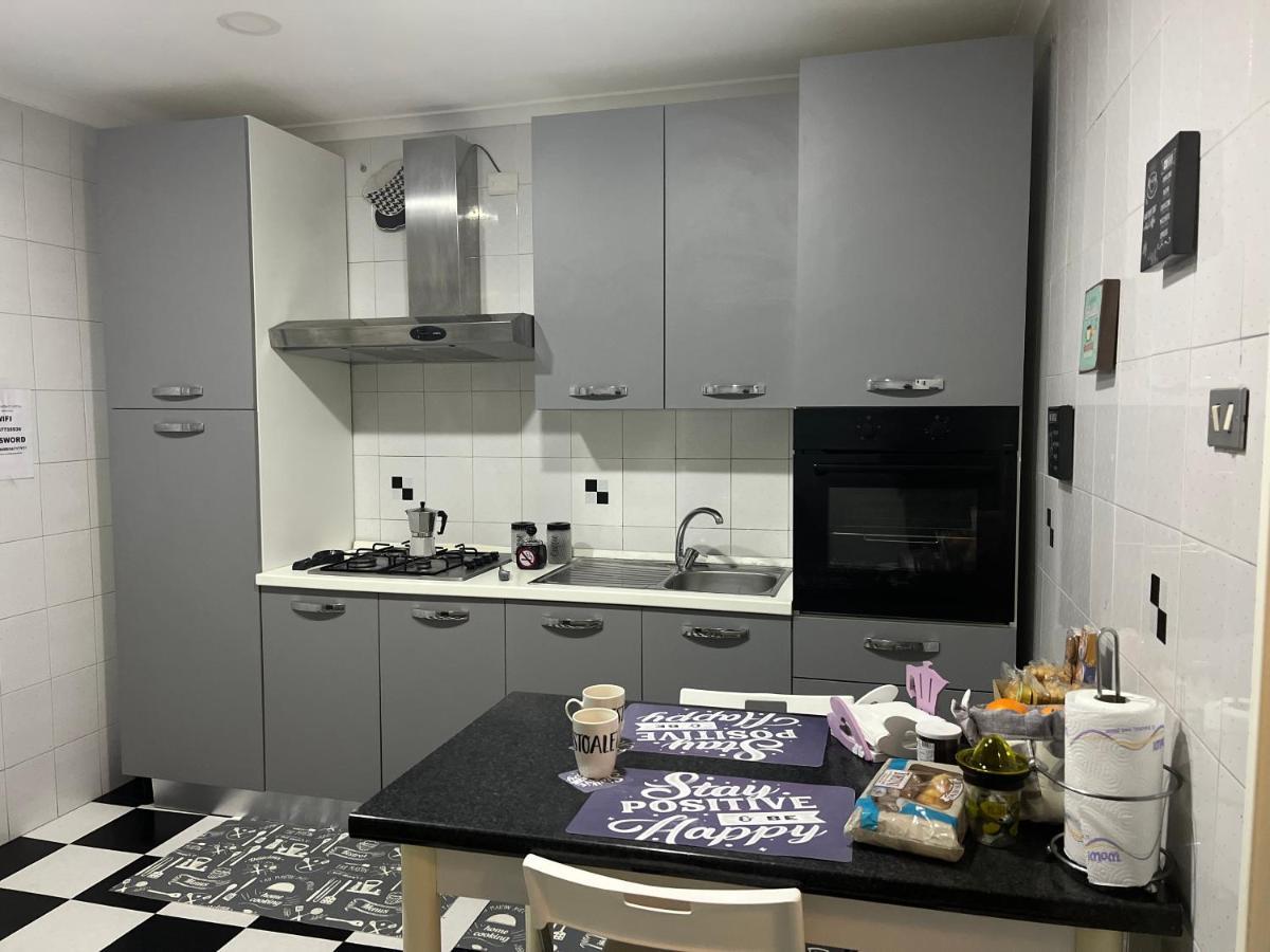 Lacasinadisofisa Apartment Naples Luaran gambar